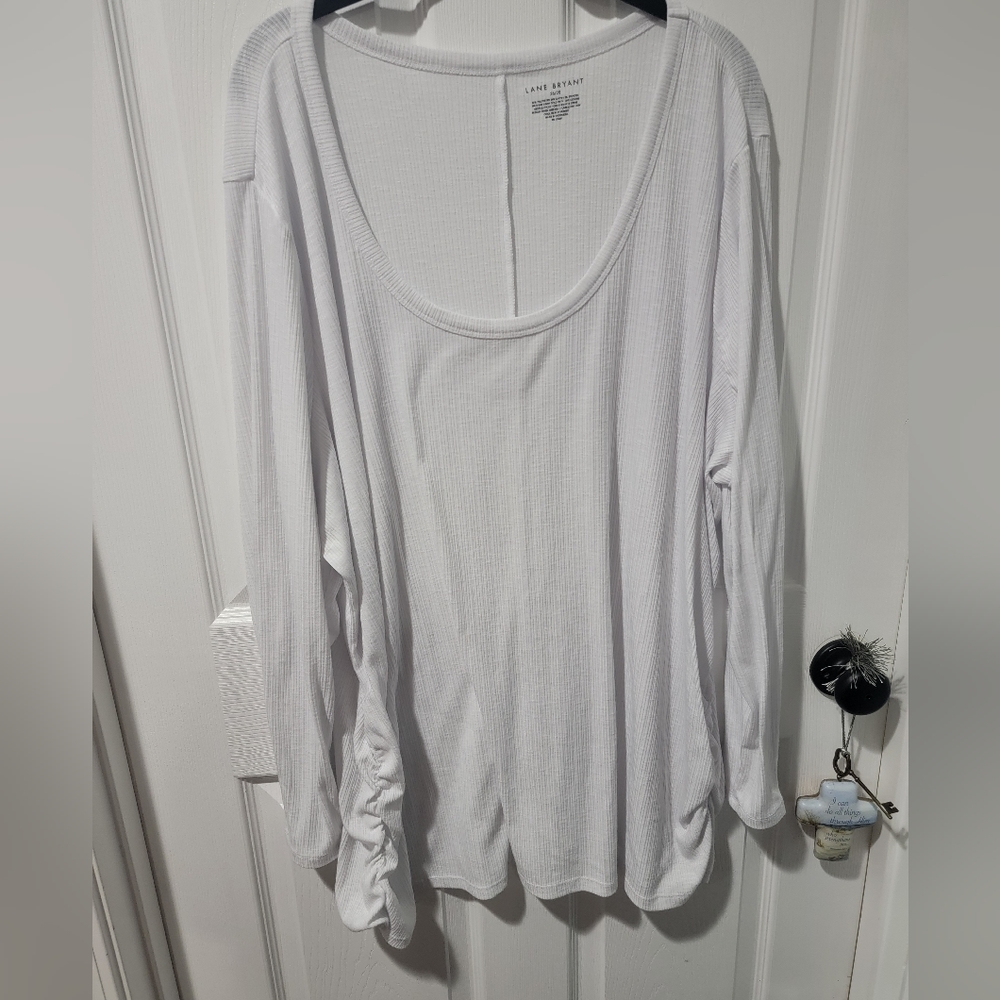 Plus size Lane Bryant long sleeve tee  Size 26/28